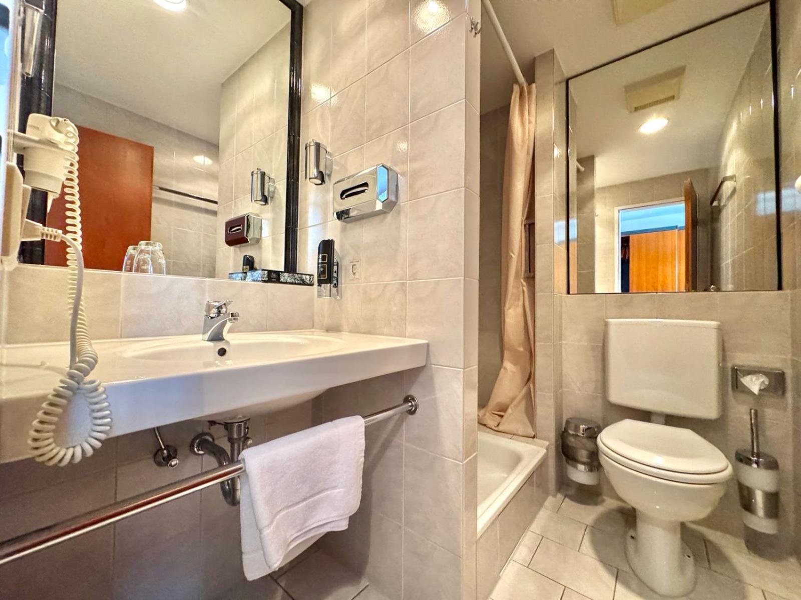 Ar Boutique Hotel מאנהיים מראה חיצוני תמונה